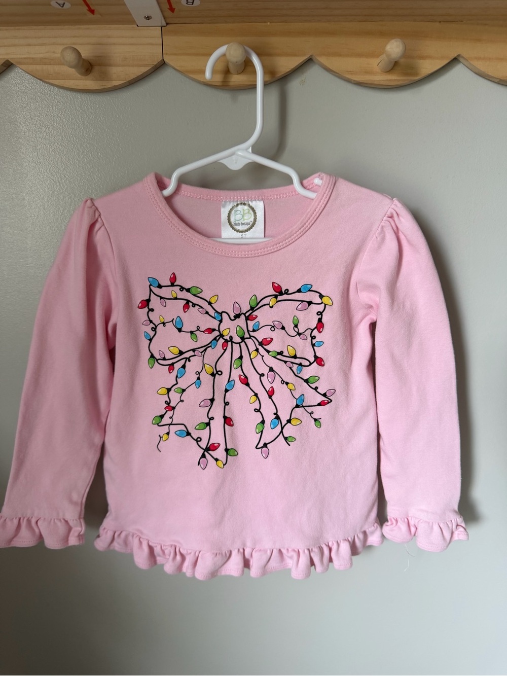 Blanks Boutique Girls 5T Pink Long Sleeve Crewneck Ruffle Hem Xmas Lights Tee